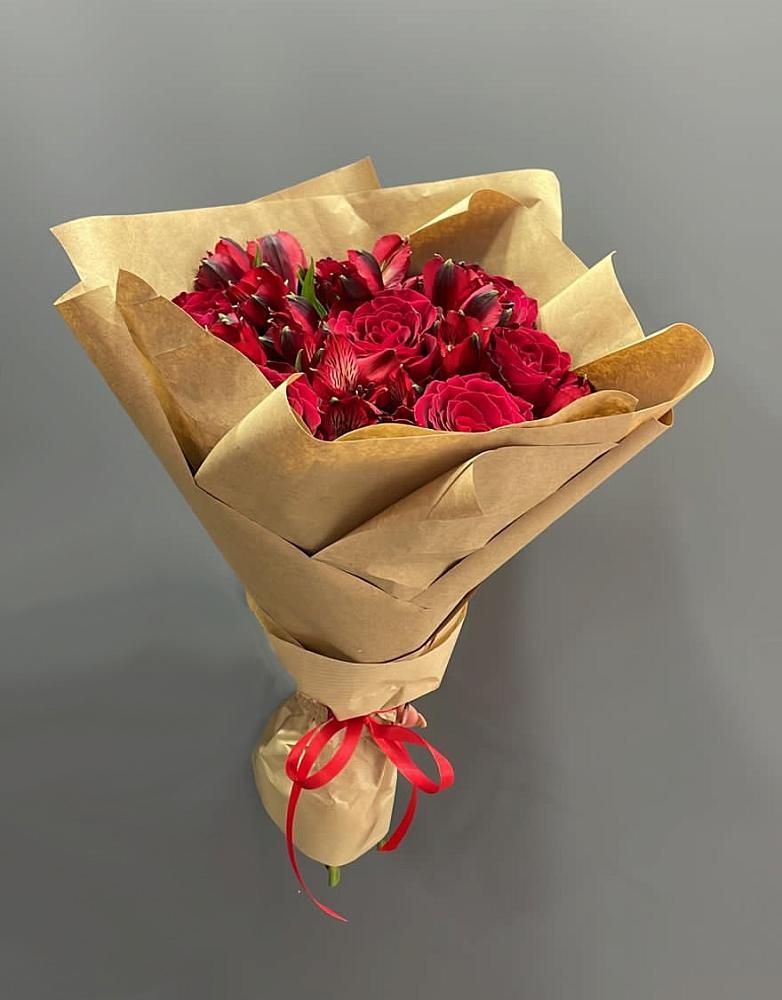 Букет цветов из: Альстромерии и Розы в Тальменке