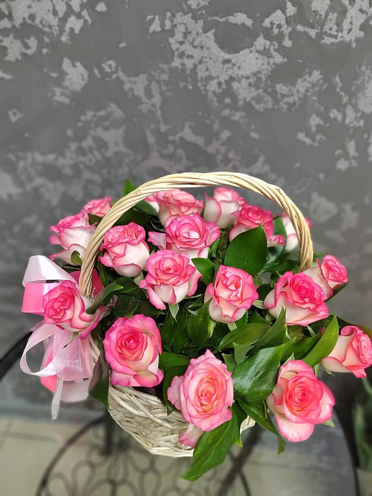 Цветочная композиция из Розы в корзине в Тальменке