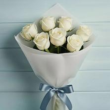Букет 7 Белых роз Эдлесс Лав в Тальменке