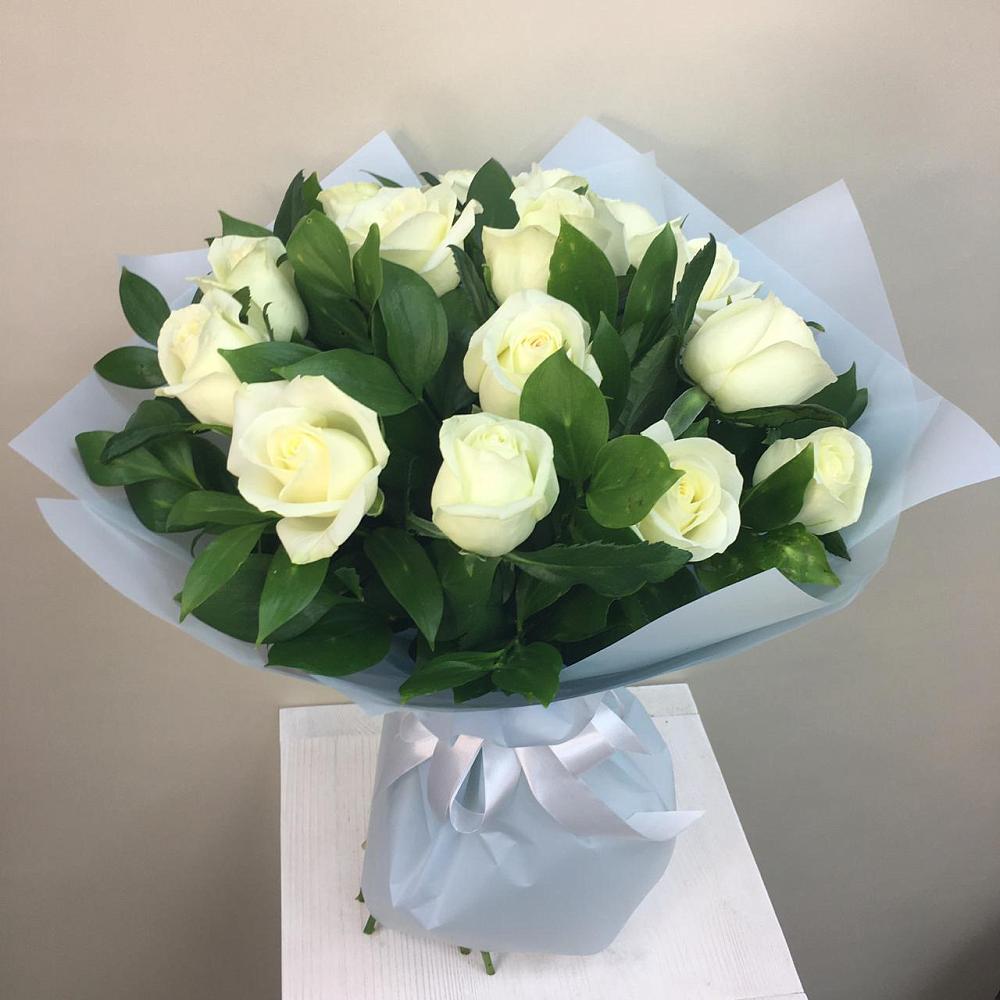 Букет 15 Белых роз Проуд в Тальменке