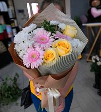Букет цветов из:  Герберы, Розы и Хризантемы #REPLACE_PRED# Тальменке