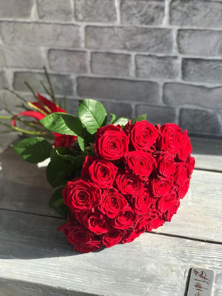 Букет Красные розы Фридом в Тальменке