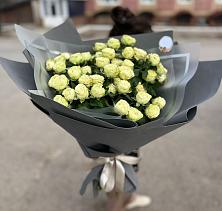 Букет Белые кустовые розы Солинеро в Тальменке