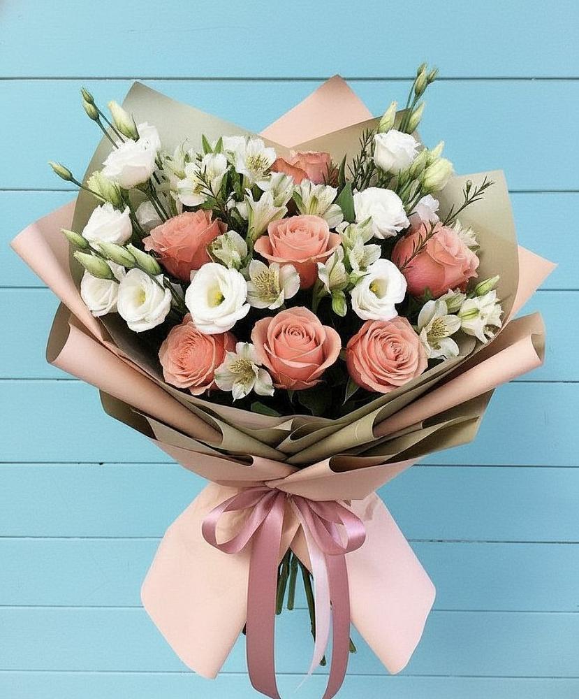 Букет цветов из: Розы, Альстромерии и Лизиантусы в Тальменке