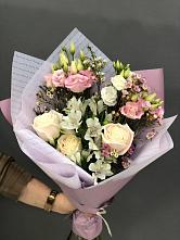 Букет цветов из:  Альстромерии, Розы и Лизиантусы #REPLACE_PRED# Тальменке