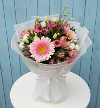 Букет цветов из:  Герберы, Альстромерии и Лизиантусы в Тальменке