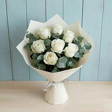 Букет Белые розы в Эвкалипте в Тальменке