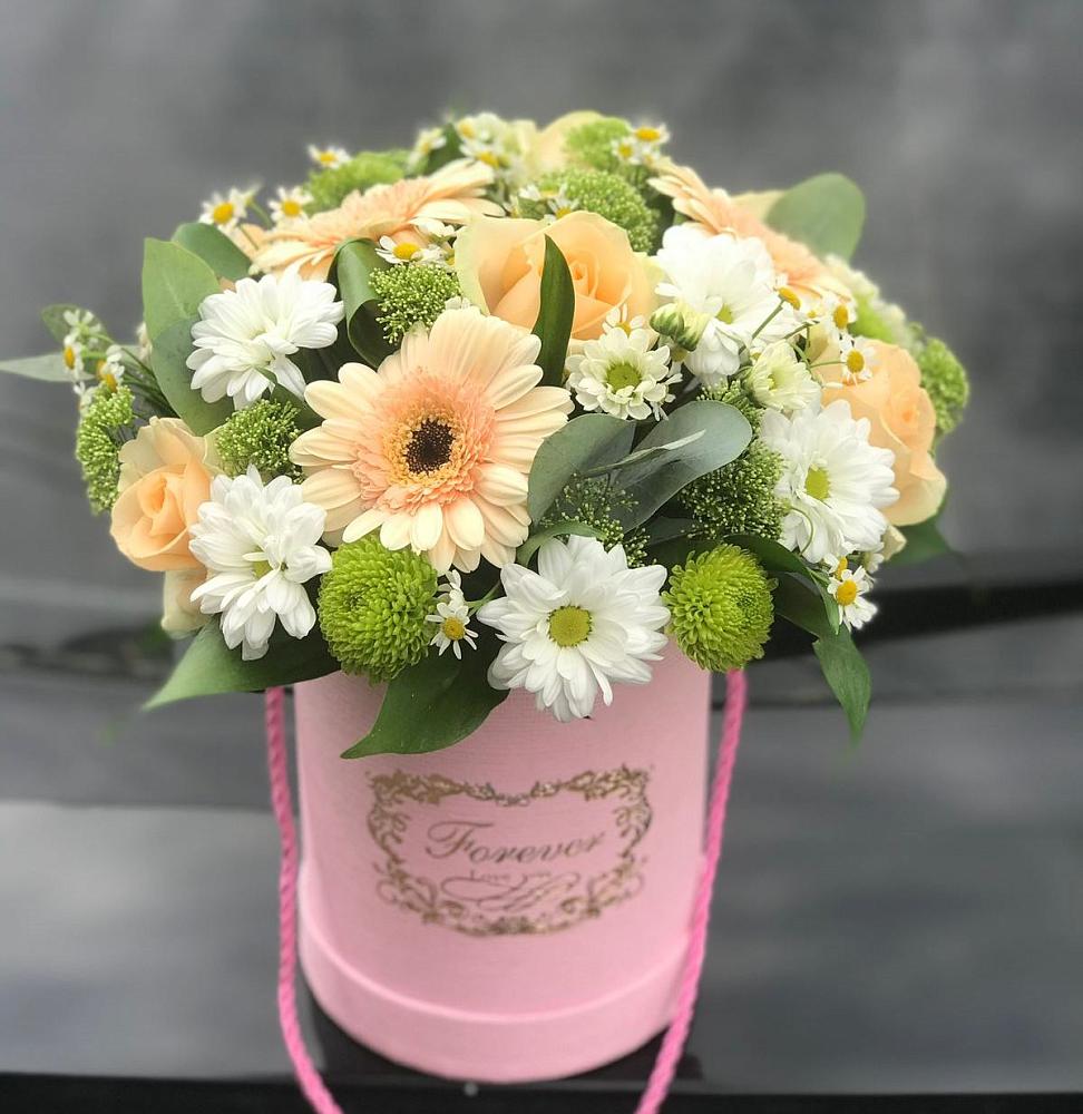 Цветочная композиция из Розы, Герберы и Хризантемы в шляпной коробке в Тальменке