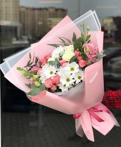 Букет цветов из: Розы, Лизиантусы и Хризантемы в Тальменке