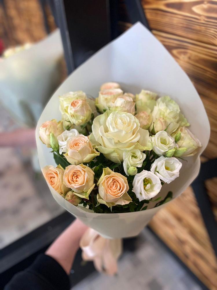 Букет цветов из: Розы и Лизиантусы в Тальменке